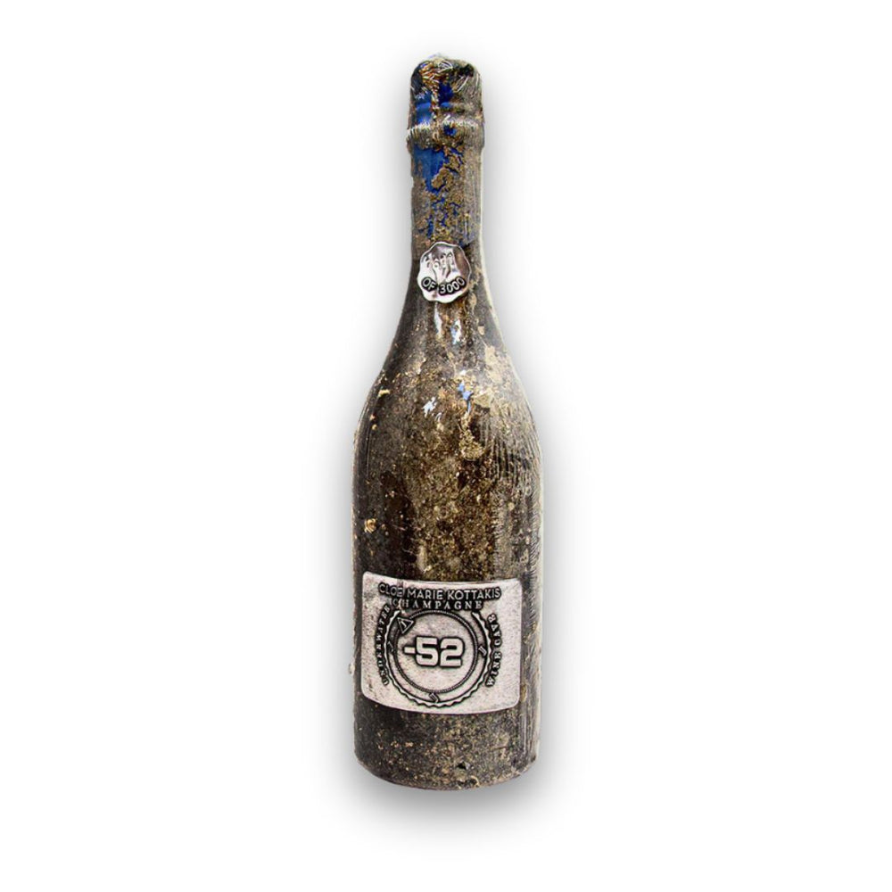 
                      
                        Champagne -52 Cloe Marie Kottakis, Limited Edition UnderWaterWines - UWW
                      
                    